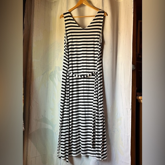 🎉HP x2🎉 ST JOHN’S BAY Black and White Striped Maxi Dress - Picture 2 of 12